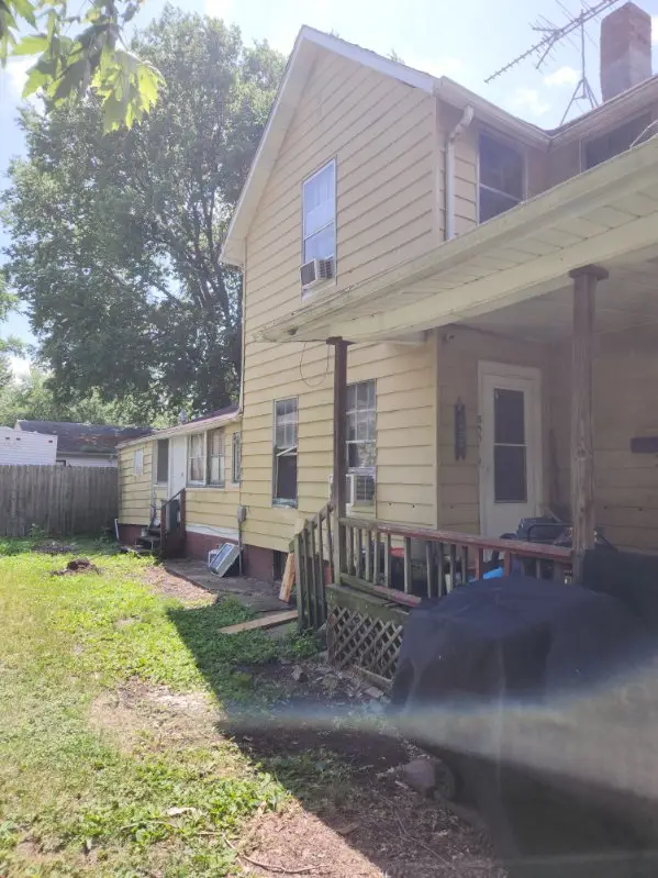 853 N Cedar Street, Galesburg, IL 61401