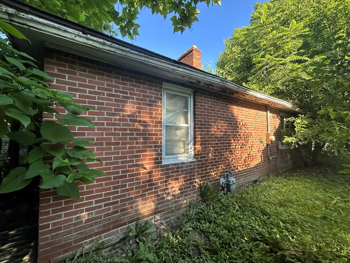 930 Vandalia Road, Louisville, IL 62858 - #1