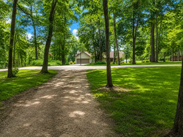 2579 W Fairgrounds Road, Freeport, IL 61032