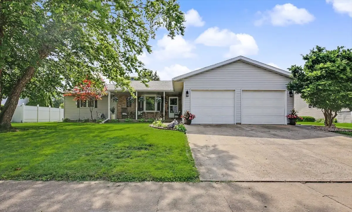 809 Cherokee Lane, Pontiac, IL 61764 - #1