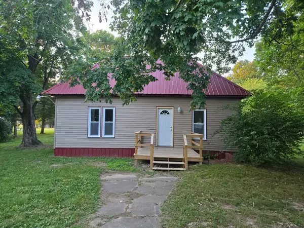 602 W Cherry Street, Mcleansboro, IL 62859