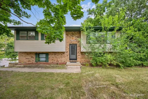 2614 Crystal Lake Road, Cary, IL 60013