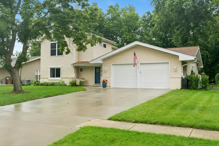 2S155 Mayfield Lane, Glen Ellyn, IL 60137 - #2