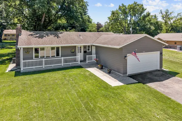 517 S Hubbard Street, Algonquin, IL 60102
