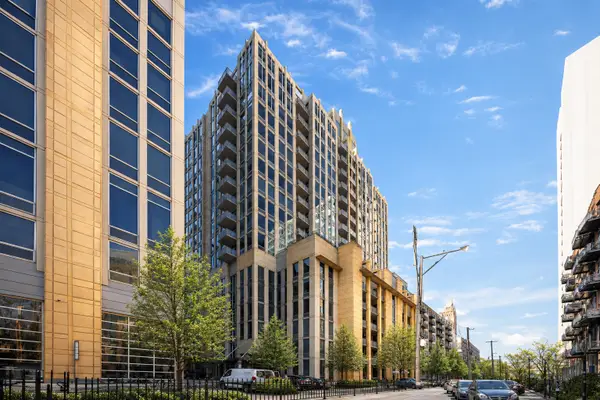 720 N Larrabee Street #1711, Chicago, IL 60654