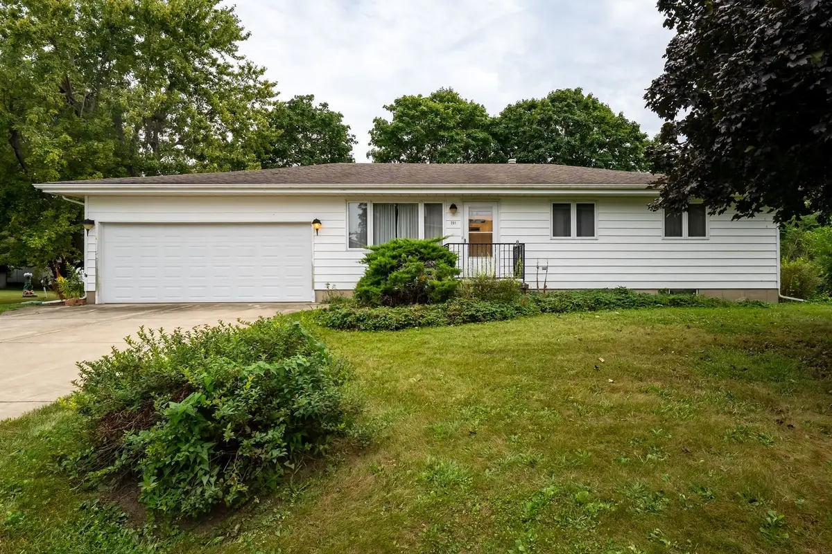201 E Ririe Place, Flanagan, IL 61740 - #1