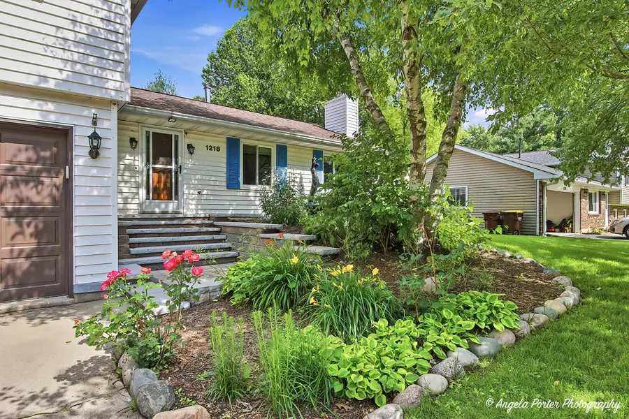 1218 Bunker Street, Woodstock, IL 60098 - #2