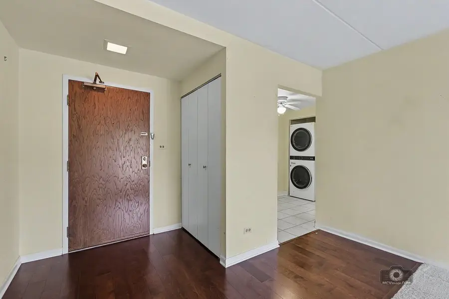6340 Americana Drive #214, Willowbrook, IL 60527 - #3