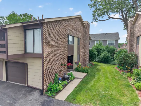 1 W Boulder Court #1B, Palos Hills, IL 60465