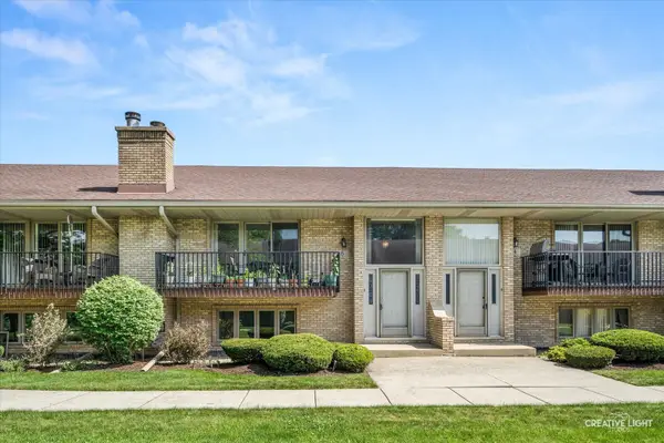 8316 Woodland Drive #5, Darien, IL 60561