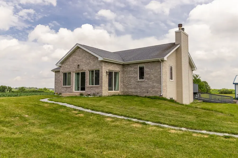 16649 Beaverton Road, Capron, IL 61012 - #2