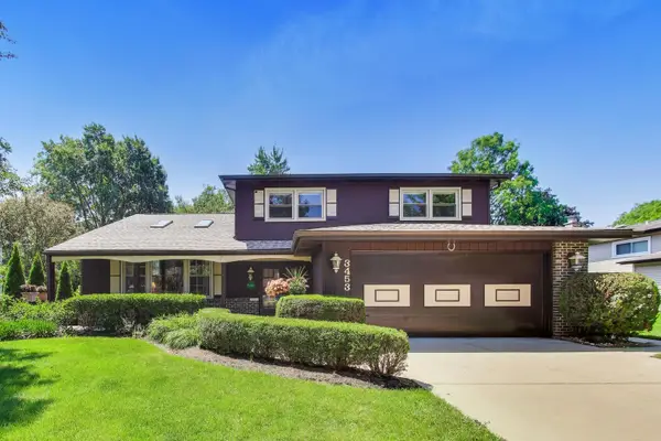 3453 River Falls Drive, Northbrook, IL 60062