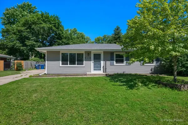 1820 Forrest Boulevard, St. Charles, IL 60174