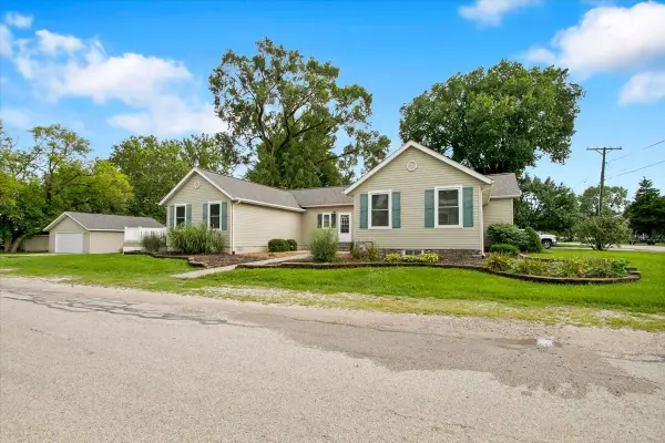 295 N 1st Avenue, Coal City, IL 60416