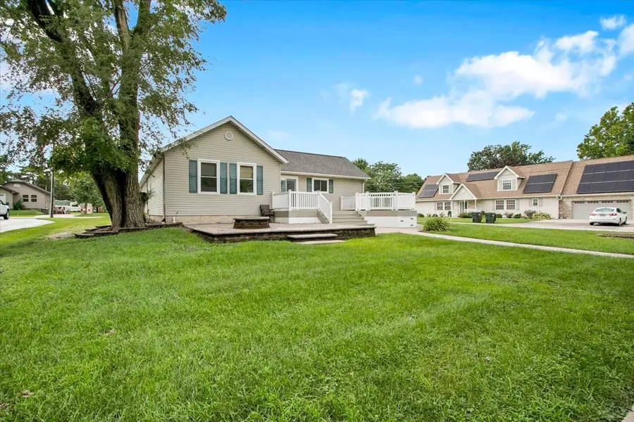 295 N 1st Avenue, Coal City, IL 60416 - #2