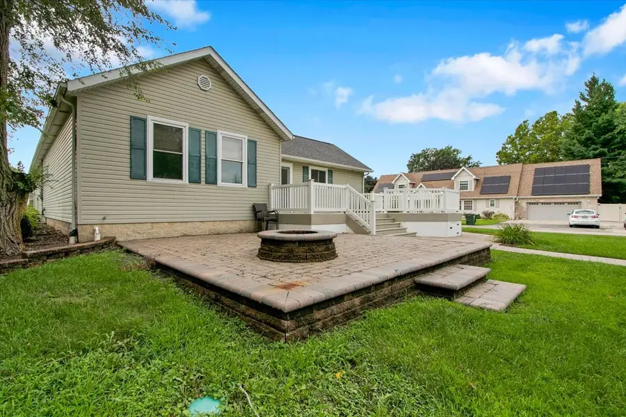 295 N 1st Avenue, Coal City, IL 60416 - #3