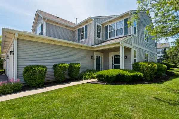 3158 Falling Waters Lane #3158, Lindenhurst, IL 60046