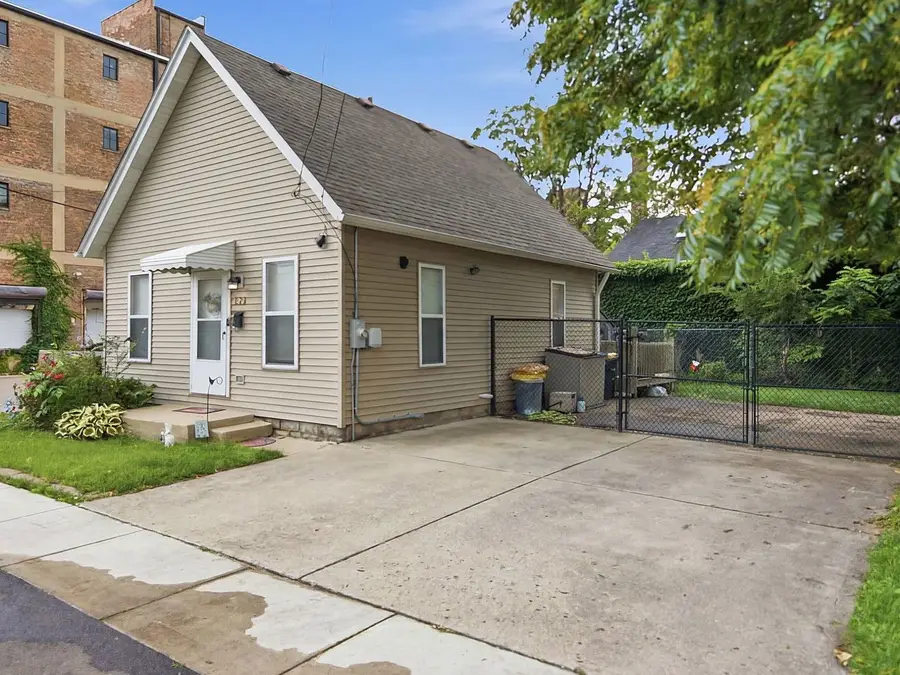 122 Cross Street, Aurora, IL 60506 - #2