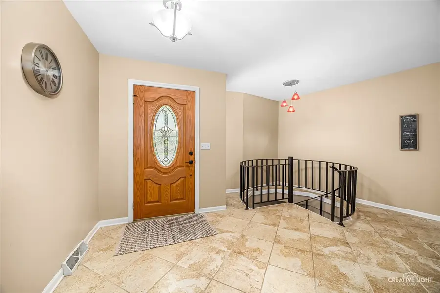 2202 Country Knoll Lane, Elgin, IL 60123 - #3