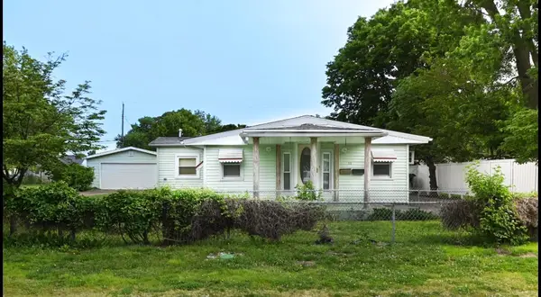 11 E Woodlawn Street, Danville, IL 61832