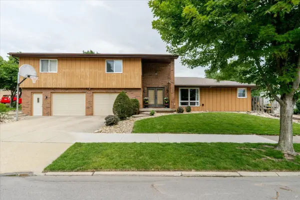 1222 S Mason Street, Bloomington, IL 61701