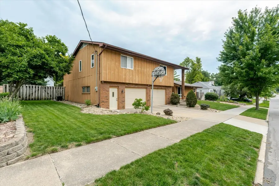 1222 S Mason Street, Bloomington, IL 61701 - #2