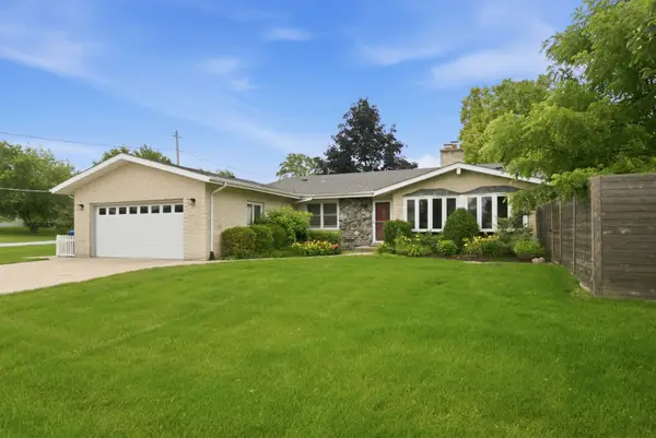 8401 W 85th Street, Hickory Hills, IL 60457