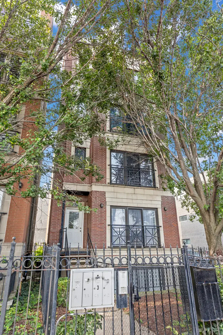 2521 W Congress Parkway #4, Chicago, IL 60612 - #1