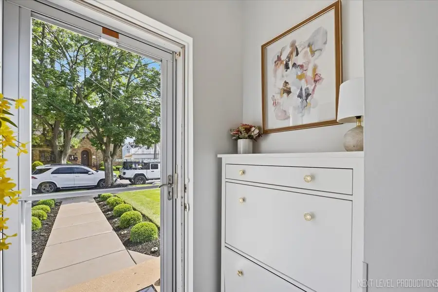 354 Jefferson Avenue, Elgin, IL 60120 - #2