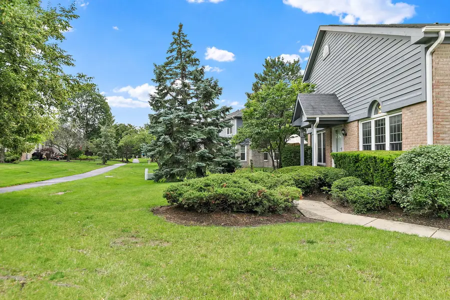 246 Lynwood Lane, Bloomingdale, IL 60108 - #3