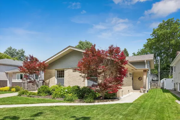 139 S Milton Avenue, Glen Ellyn, IL 60137