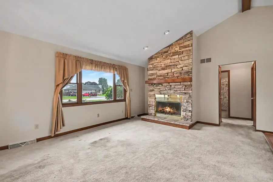 217 E Sunset Avenue, Sandwich, IL 60548 - #3