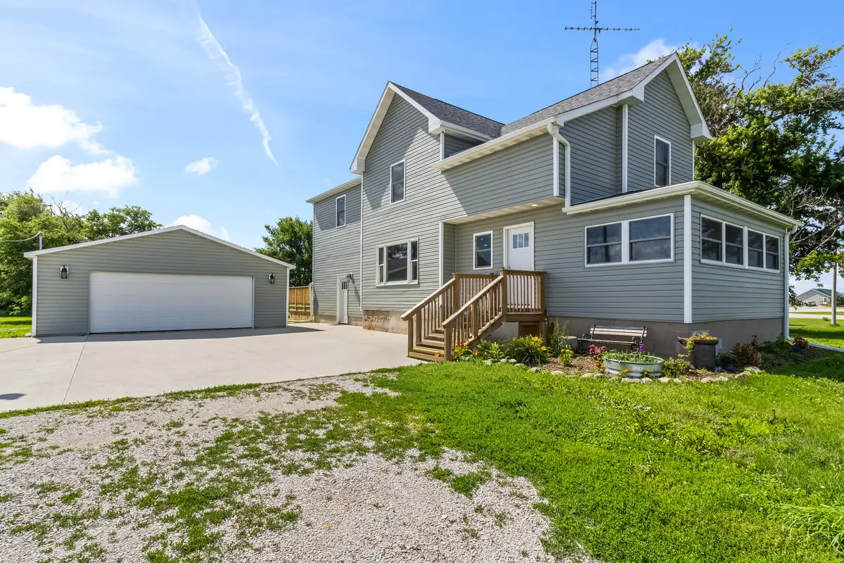 17469 N 300 East Road, Flanagan, IL 61740 - #1