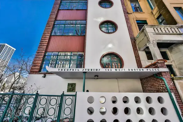 143 W Burton Place #2S, Chicago, IL 60610