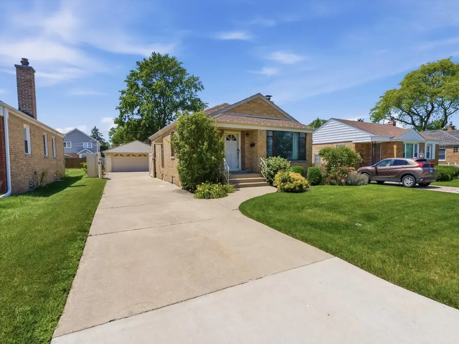 7648 N Osceola Avenue, Niles, IL 60714 - #2