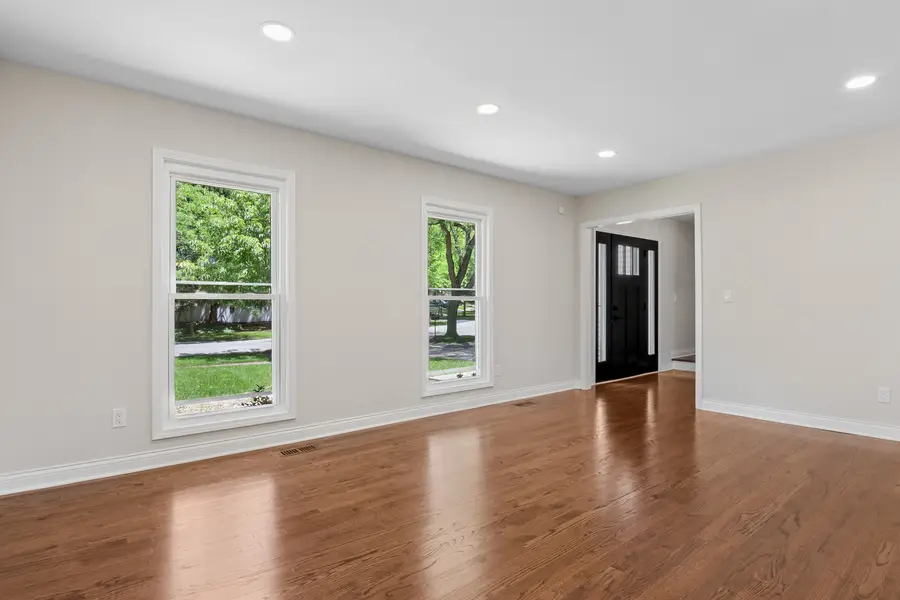 1425 Banbury Avenue, Saint Charles, IL 60174 - #2