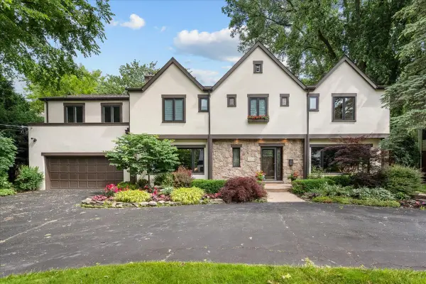 1347 Sunview Lane, Winnetka, IL 60093
