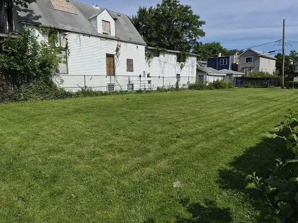 5404 W Walton Street, Chicago, IL 60651