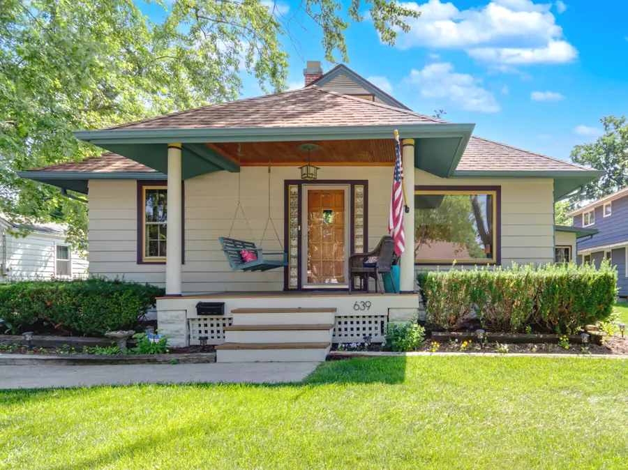 639 S 2nd Street, West Dundee, IL 60118 - #2
