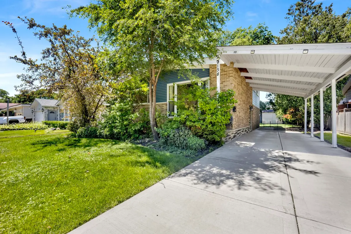9138 Four Winds Way, Skokie, IL 60076 - #1