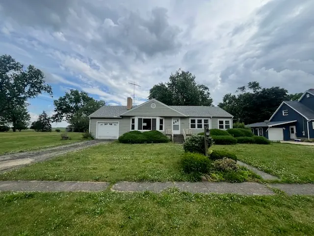 117 E 5th Avenue, Rankin, IL 60960 - #1
