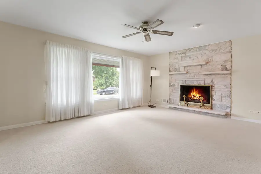 5024 Harnew Road S, Oak Lawn, IL 60453 - #3