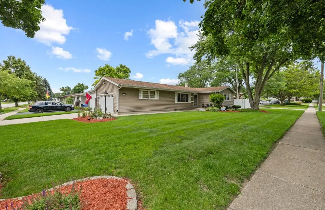 701 Kane Street, South Elgin, IL 60177 - #1