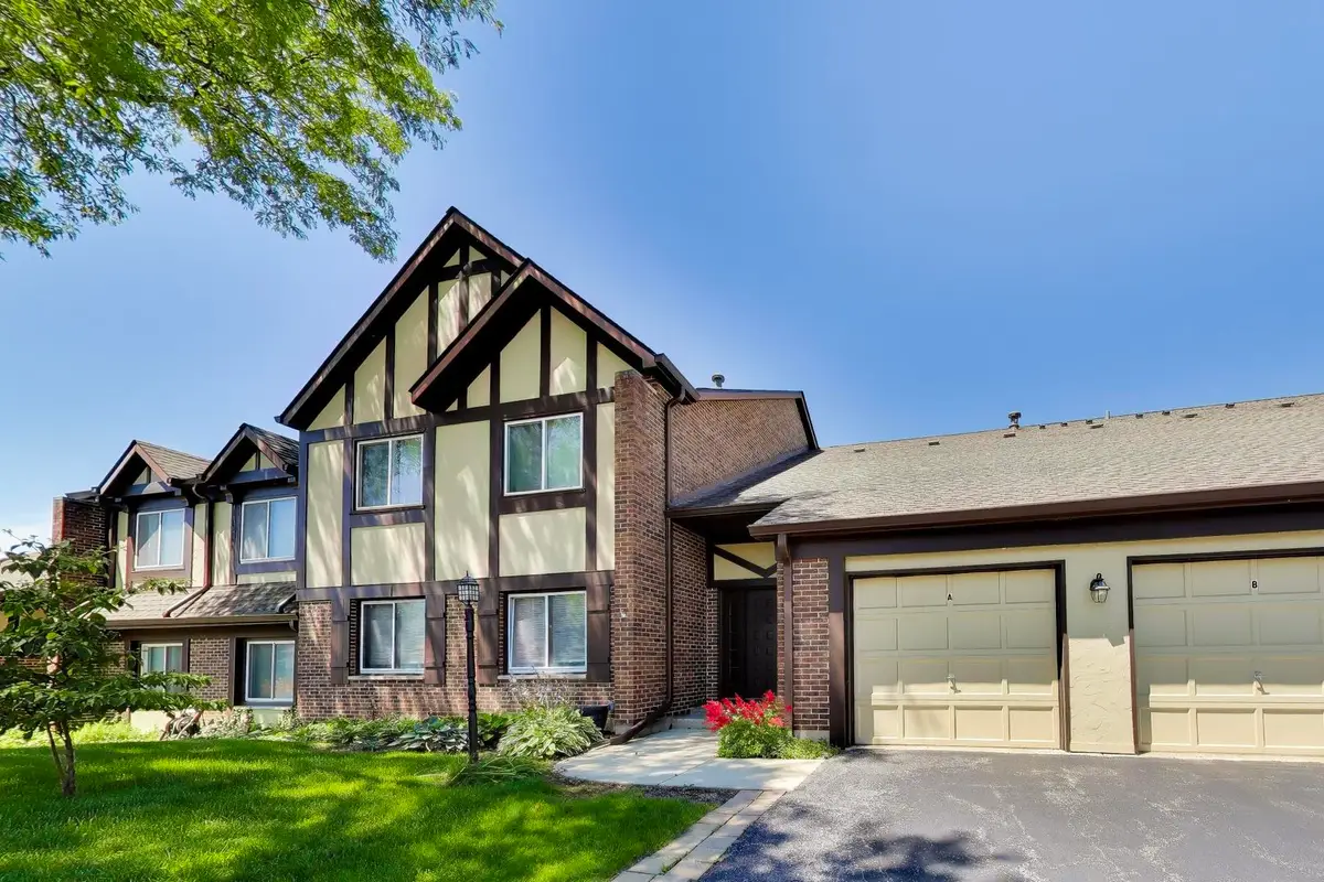 408 Sandhurst Circle, Glen Ellyn, IL 60137 - #1