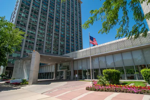 3600 N Lake Shore Drive #1421, Chicago, IL 60613