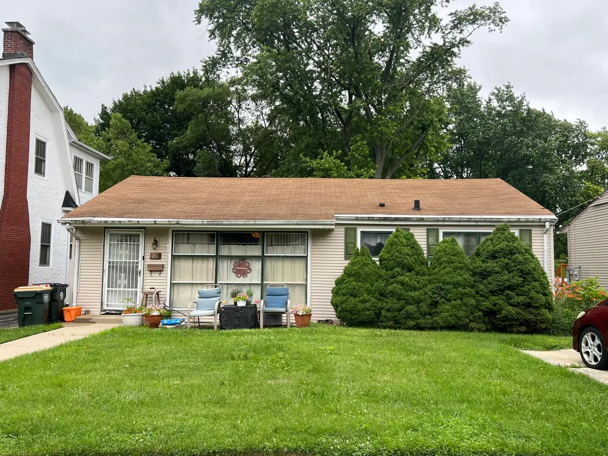 21 S Seymour Avenue, Mundelein, IL 60060 - #1