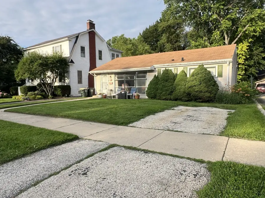 21 S Seymour Avenue, Mundelein, IL 60060 - #2