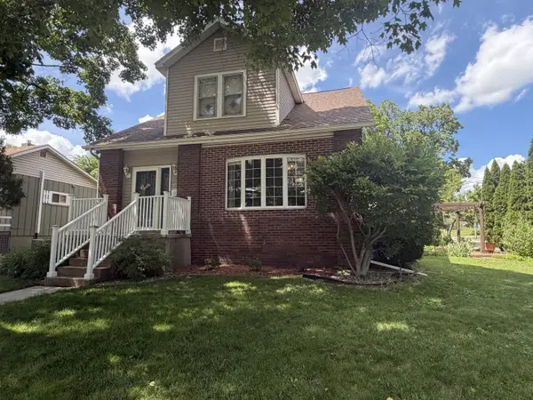 1203 6th Street, Peru, IL 61354