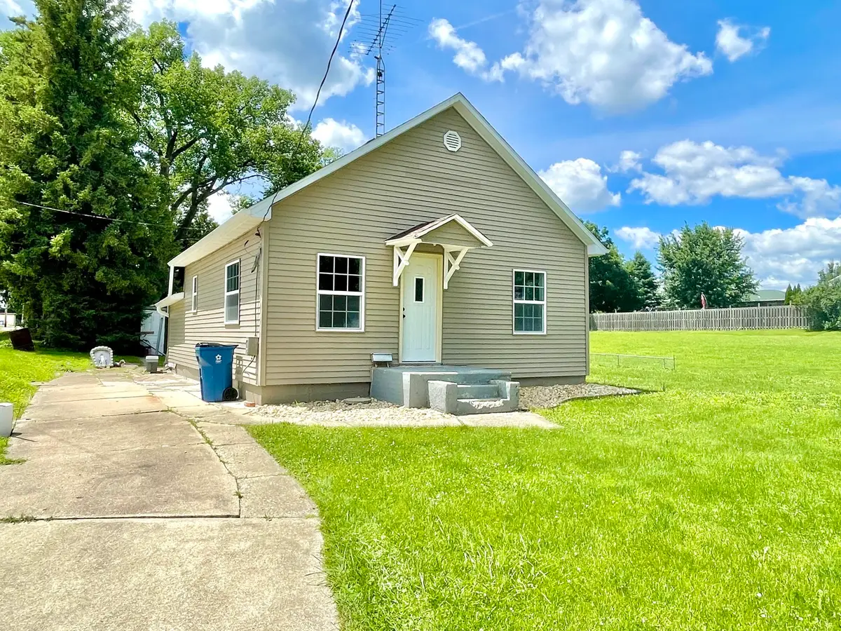 529 N School Avenue, Oglesby, IL 61348 - #1