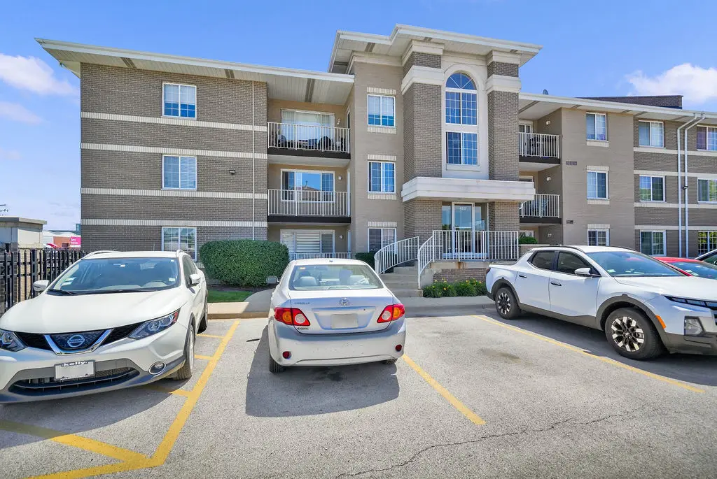 4217 W 76th Street #303, Chicago, IL 60652 - #1